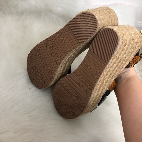 NWB Kaanas Galapagos Espadrille Snake Skin Wedge - Picture 8 of 10